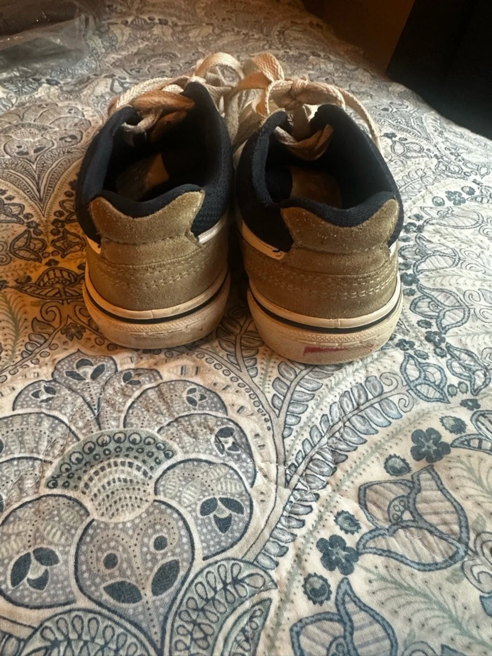 Vans - Picture 3 of 5